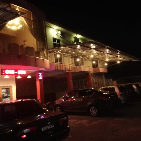 Daisyinn Budget Hotel Kuala Terengganu Kampong Gong Badak Exteriör bild