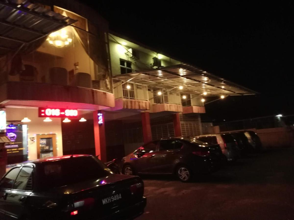 Daisyinn Budget Hotel Kuala Terengganu Kampong Gong Badak Exteriör bild