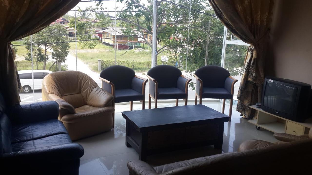 Daisyinn Budget Hotel Kuala Terengganu Kampong Gong Badak Exteriör bild