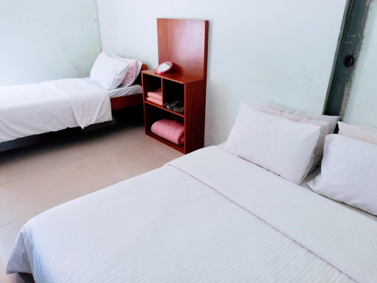 Daisyinn Budget Hotel Kuala Terengganu Kampong Gong Badak Exteriör bild