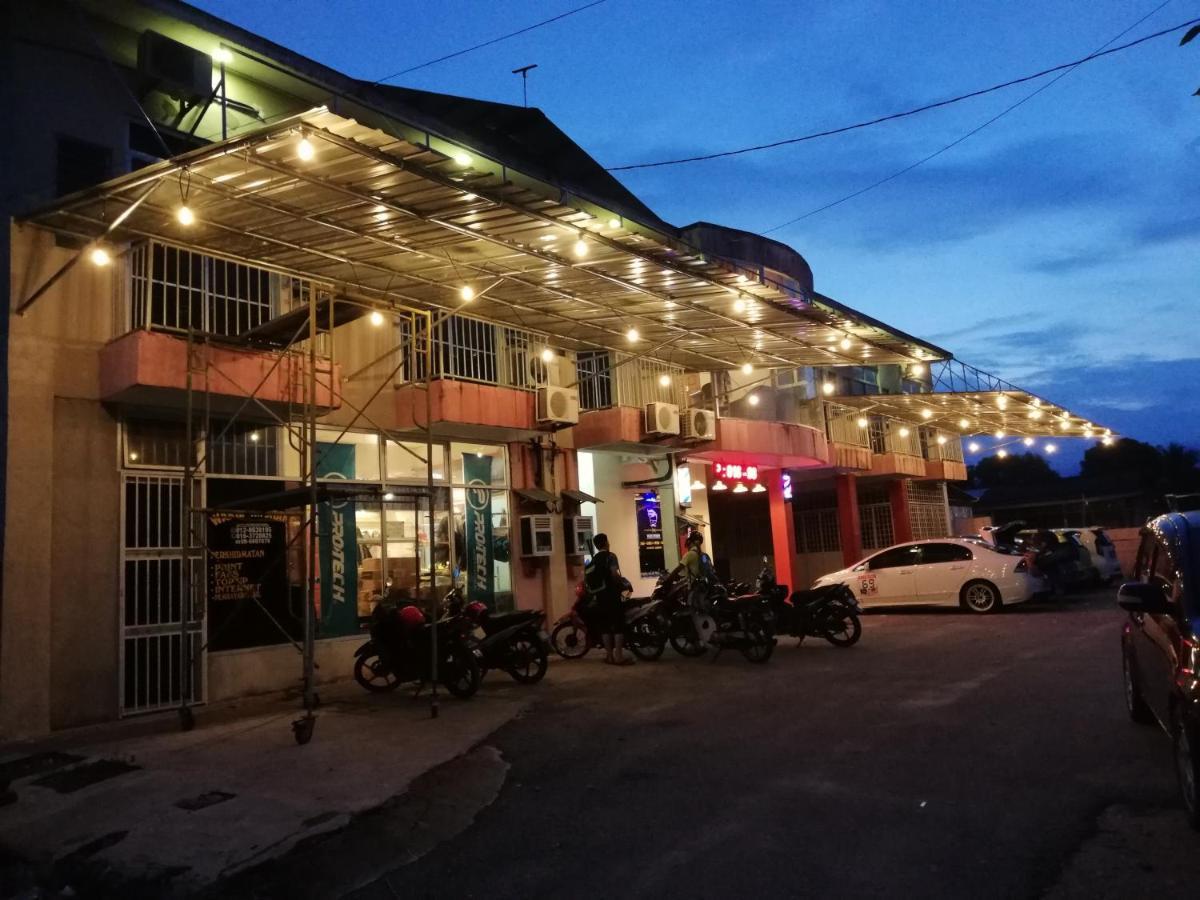Daisyinn Budget Hotel Kuala Terengganu Kampong Gong Badak Exteriör bild