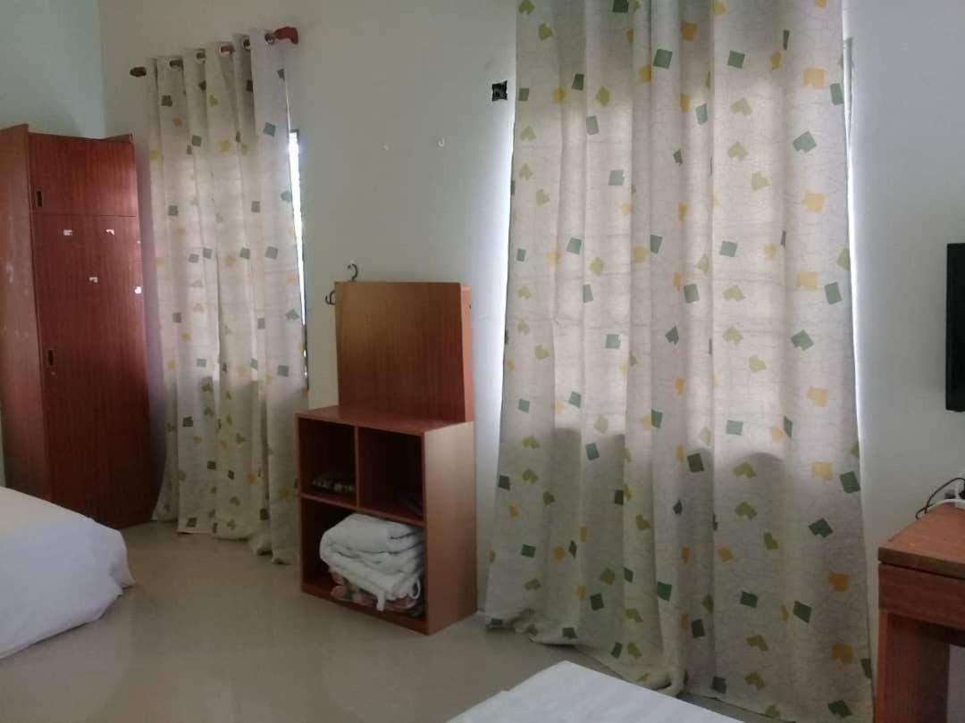 Daisyinn Budget Hotel Kuala Terengganu Kampong Gong Badak Exteriör bild