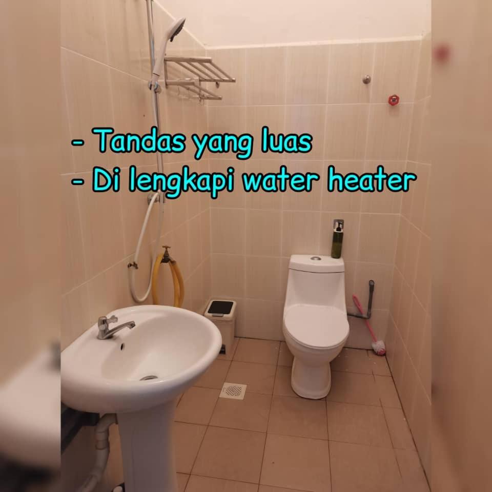 Daisyinn Budget Hotel Kuala Terengganu Kampong Gong Badak Exteriör bild